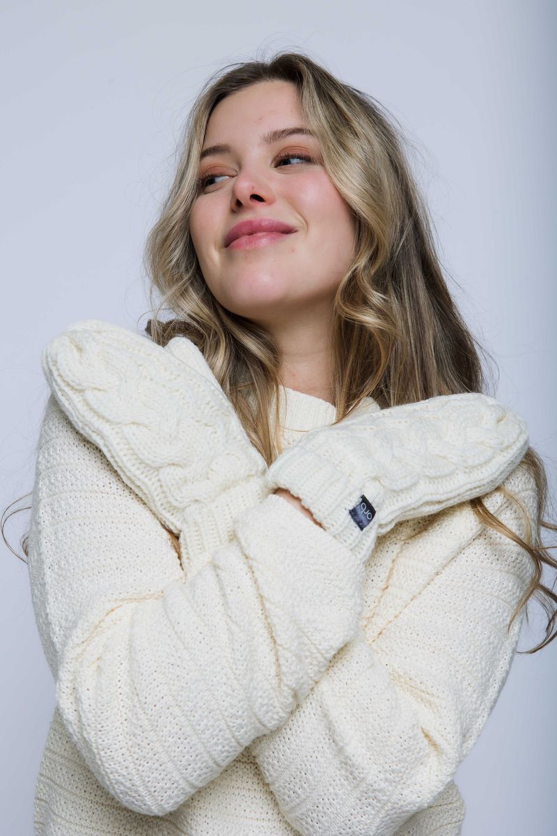 Women's knit mittens