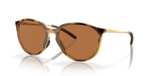A pair of tortoise-patterned bronze polarized sunglasses with the Oakley brand logo on the side. Sielo oakley sunglasses