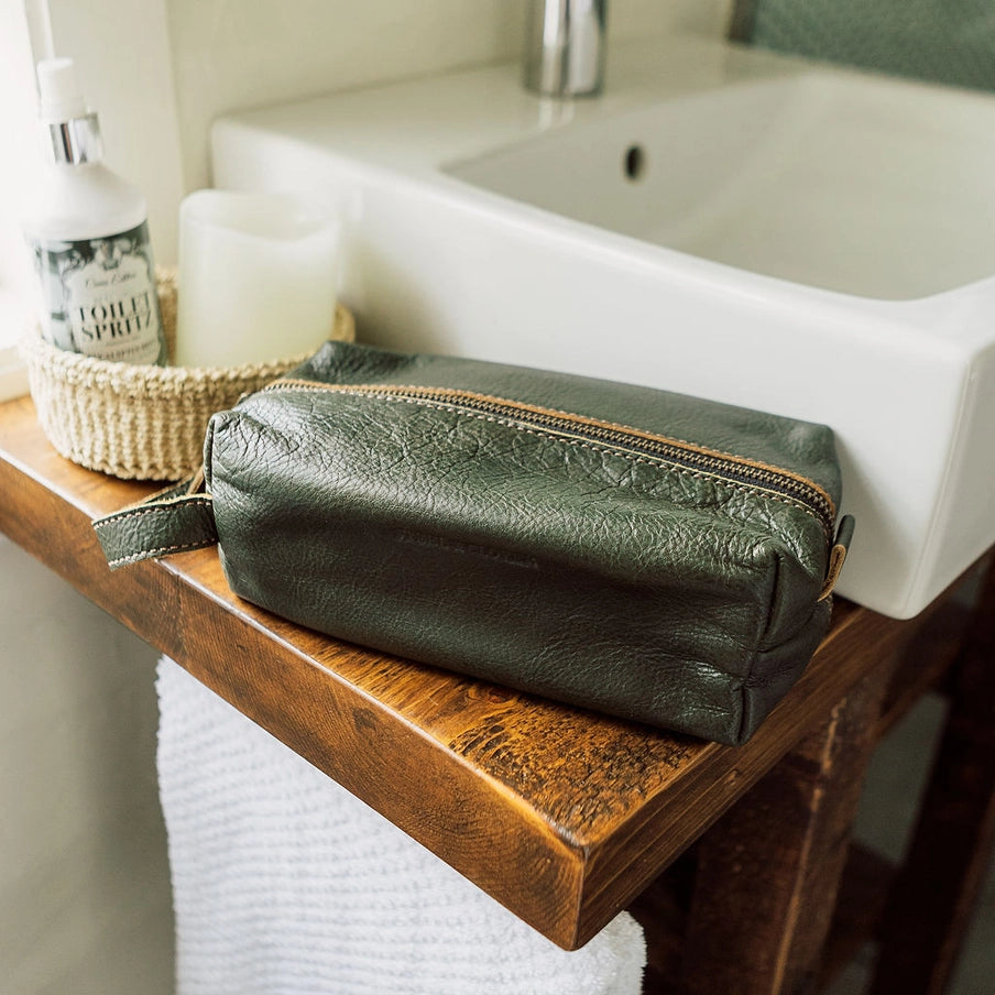 Men's toiletry bag