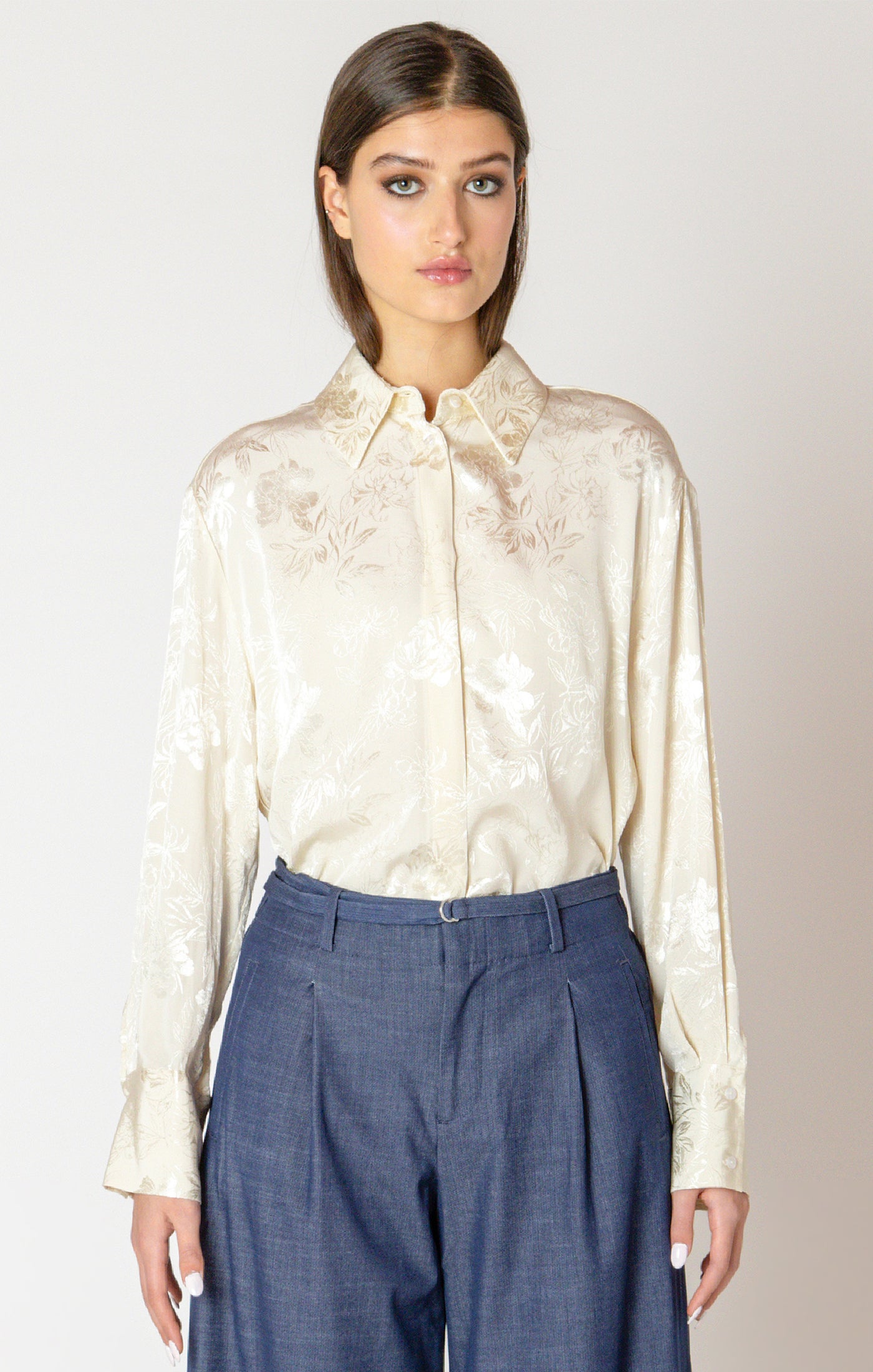Women's floral jacquard blouse
