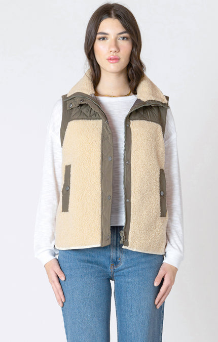 Women's curvy sherpa vest